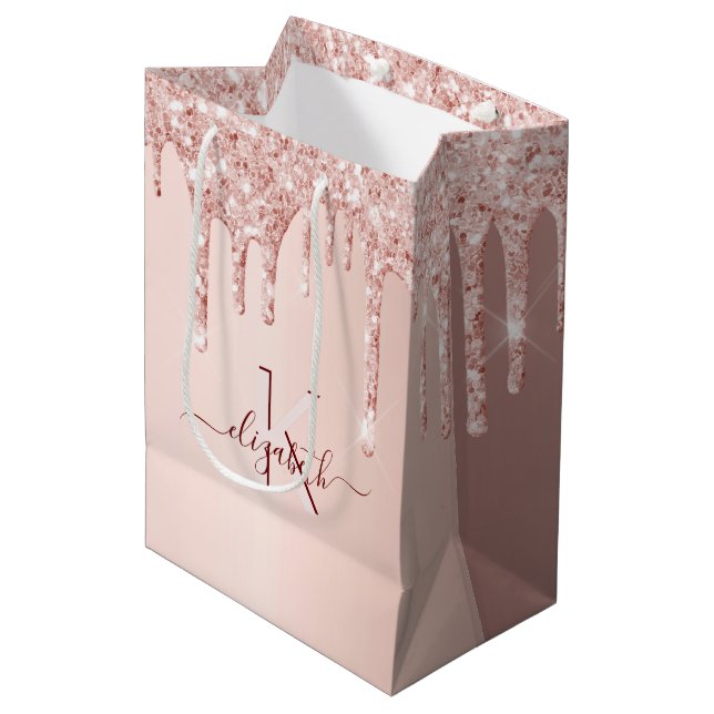 Rose Goldpinke Tropfen Monogramm Mittlere Geschenktüte (Vorderseite Schrägansicht)