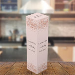 Rose Goldrot Glitzer Geburtsname Weinbox<br><div class="desc">Eine Rose mit Gold, ein mit Konfetti geschmückter Hintergrund, Glitzern. Personalisieren und fügen Sie einen Namen, Alter und Datum hinzu.</div>