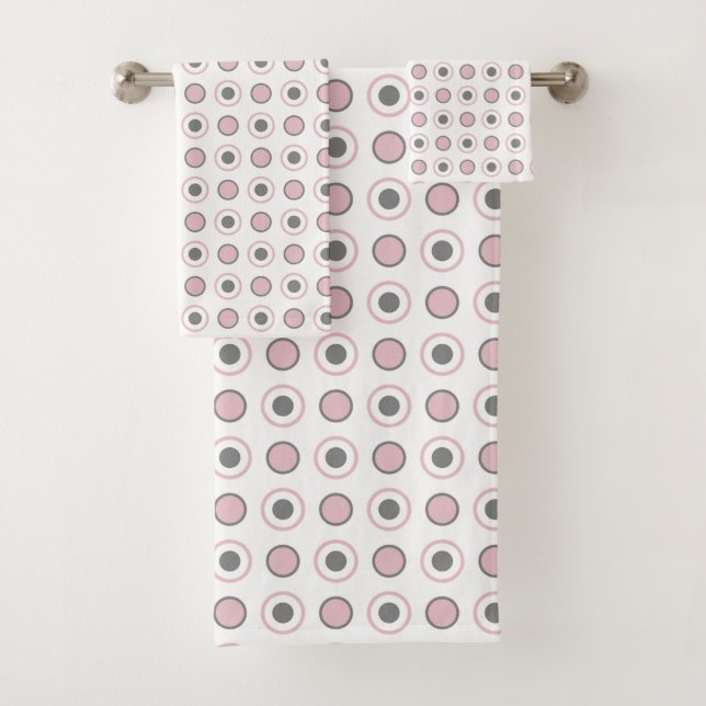 Rose, gris et blanc (En situation)