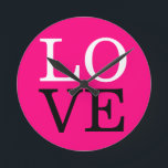 Rose Hintergrund Liebe Hochzeit Runde Wanduhr<br><div class="desc">Sie können die Schriftart und Farben leicht ändern. Sie können auch Ihr Logo und das Hintergrundbild hinzufügen, wie Sie möchten.</div>