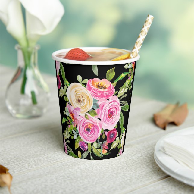 Rose in Rosa und Creme auf Schwarz Pappbecher (In Situ)