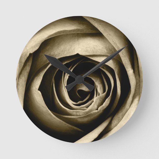Rose in Sepia Runde Wanduhr (Vorderseite)