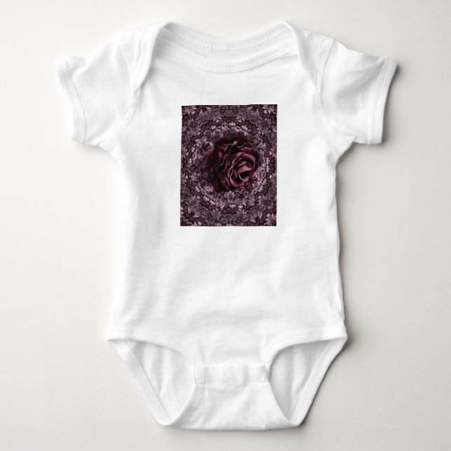 Rose Mandala Baby Strampler (Vorderseite)