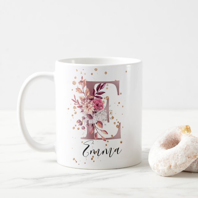 Rose Mauve Pink Floral Monogram Letter E Kaffeetasse (Mit Donut)
