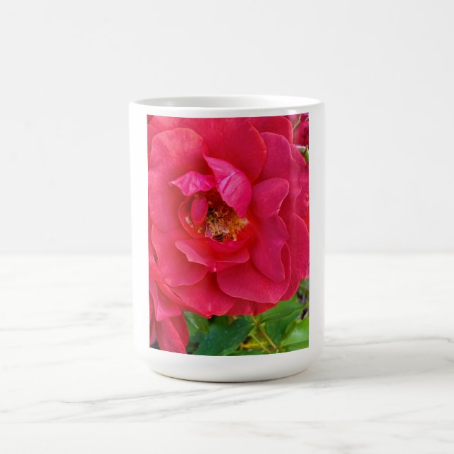 Rose mit Biene  Kaffeetasse (Mittel)