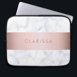 Rose mit goldenen Imitaten aus weißem Marmor Laptopschutzhülle<br><div class="desc">Stilvolles und modernes Design mit weißem Marmor aus Imitat und Imitaten Rose Goldstreifen.</div>
