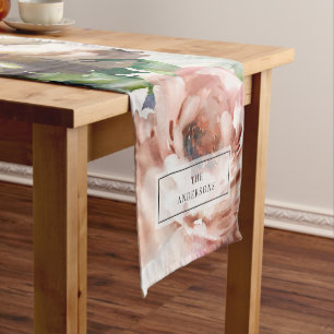 Rose Peony Blumen und Blätter eucalyptus stilvoll Kurzer Tischläufer