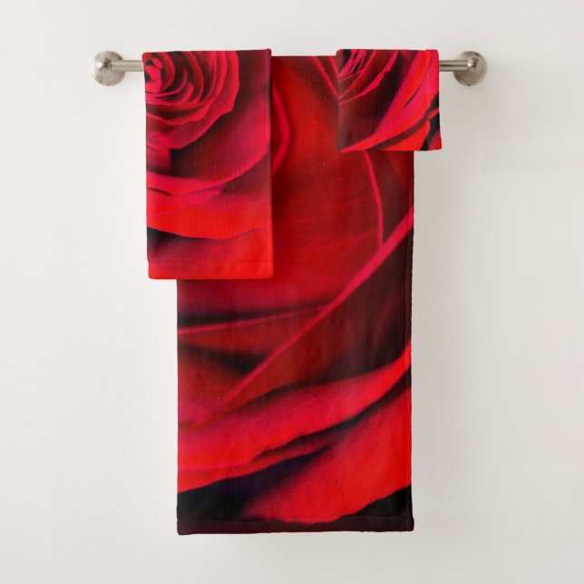 Rose rouge romantique en pleine floraison (En situation)