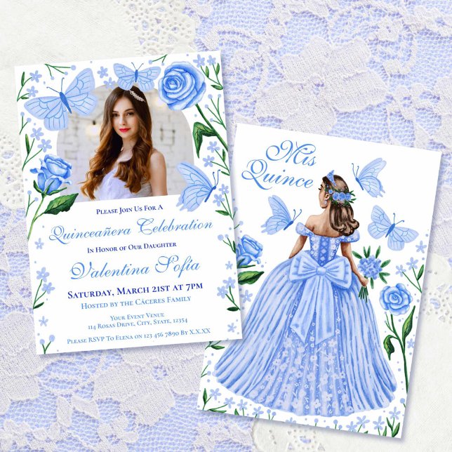 Rose + Schmetterlinge Foto Light Blue Quinceanera Einladung (Roses + Butterflies Light Blue Quinceanera Photo Invitation)