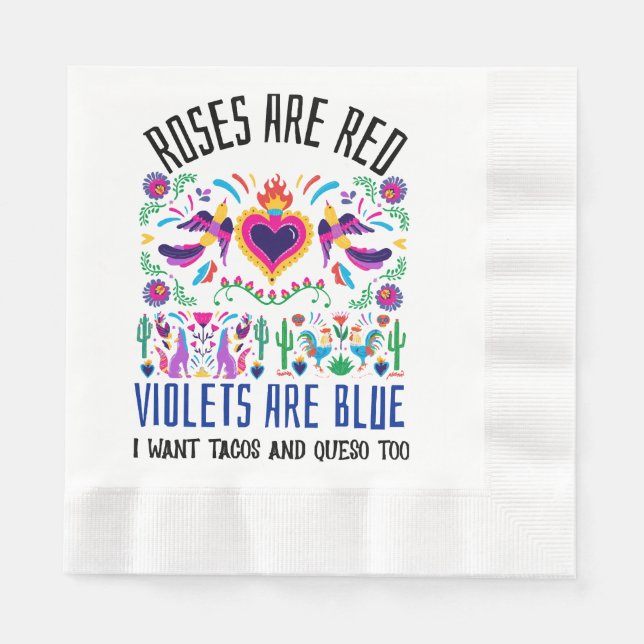 Rose sind rot mit niedlicher gemusterter mexikanis serviette (Vorderseite)