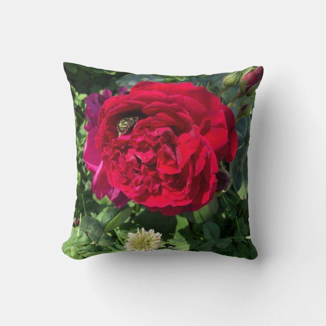 Rose und Bube des Roten Gartens Kissen (Vorderseite)