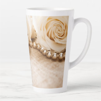 Rose und Perlen Milchtasse