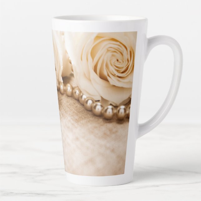Rose und Perlen Milchtasse (Rechts)