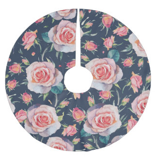 Rose und Rosenknospe: Blütenfrei. Polyester Weihnachtsbaumdecke