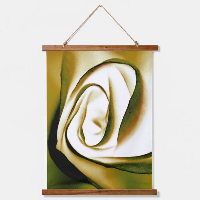 Rose-Wandteppiche aus Holz auf der Erde Wandteppich Mit Holzrahmen (Vorderseite)