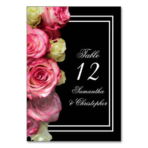 Rose zur Tischnummer der Hochzeit mit schwarzem Bl