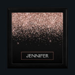 Rosen Gold Blush Pink Glitzer Script Monogram Erinnerungskiste<br><div class="desc">Schwarz und Rose Gold Blush Pink Sparkle Glitzer Monogram Name Juwelry Keepake Box. Dies macht den perfekten Abschluss,  Geburtstag,  Hochzeit,  Brautparty,  Jubiläum,  Babydusche oder Junggeselinnen-Abschied Geschenk für jemanden,  die Lieben glamourösen Luxus und schicke Stile.</div>