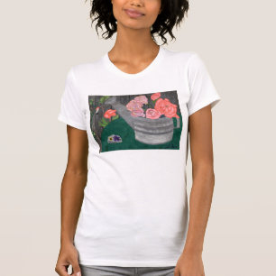 Rosen und das Bewässerungs-Dosen-Shirt durch Juli T-Shirt