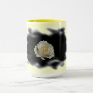 Rosenbrauen auf Gelb Tasse