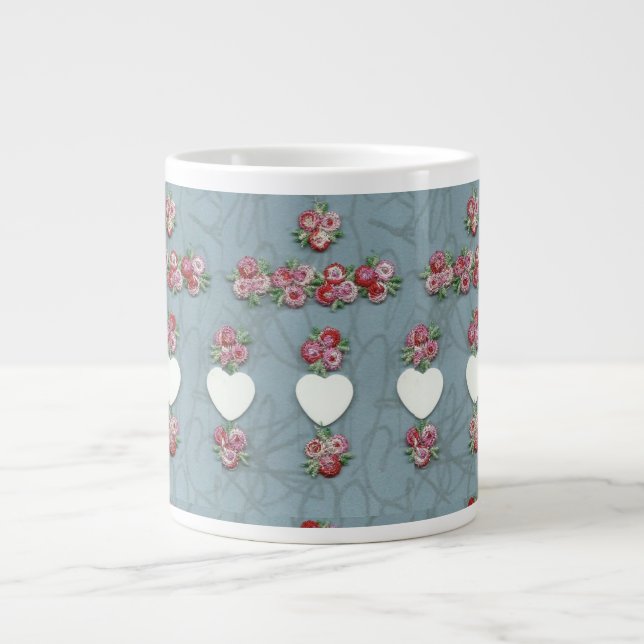 Rosenknospe und Herz Jumbo-Tasse (Vorderseite)