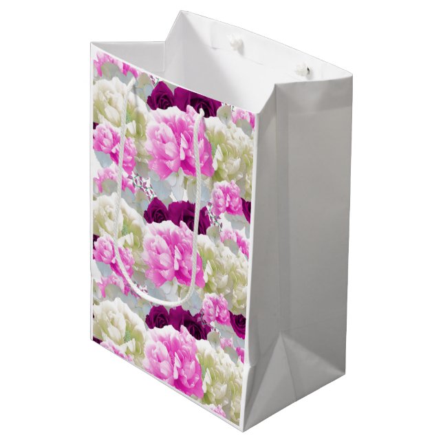 Roses et pivoines Sac cadeau de bouquet mixte (Devant Angle)