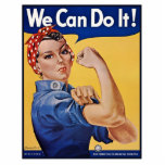 Rosie the Riveter Strong Women in Workforce Freistehende Fotoskulptur<br><div class="desc">Rosie the Riveter "We Can Do It!" war eine kulturelle Ikone Amerikas während des Zweiten Weltkriegs und repräsentierte die Frauen, die während des Zweiten Weltkriegs in Fabriken und Werften arbeiteten, von denen viele Munition und Kriegsmaterial produzierten. Diese Frauen nahmen manchmal völlig neue Jobs an, die die männlichen Arbeiter ersetzten, die...</div>