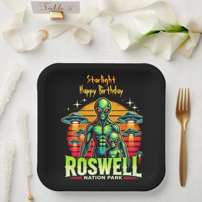 Roswells Alien Oasis erwartet Sie! Pappteller (Hochzeit)