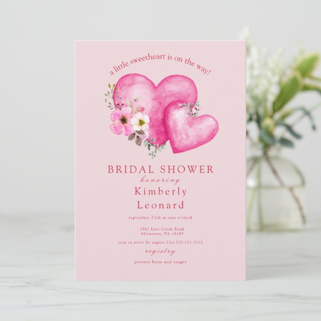 Rosy Blooms Sweetheart Baby Shower Einladung (Stehend Vorderseite)