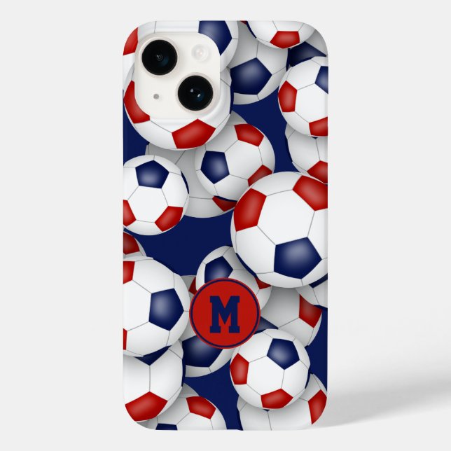 Rot-blaue Fußbälle mit Monogramm Case-Mate iPhone 14 Hülle (Rückseite)