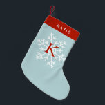 Rot-Blaue Schneeflocke Mit Monogramm Kleiner Weihnachtsstrumpf<br><div class="desc">Schöner personalisierter Strumpf.</div>