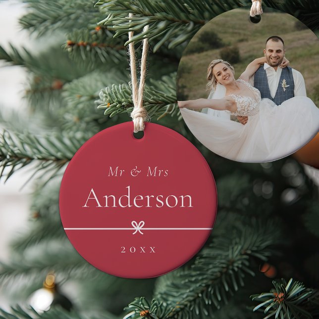 Rot | Einfaches Minimal Bow Wedding Foto Keramik Ornament (Von Creator hochgeladen)