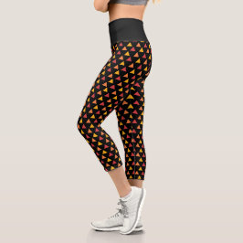Rot | Gelb | Orange auf schwarzem Dreieck-Muster Capri Leggings