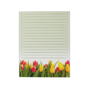 Rot-Gelb-Tulip-Blume Grüner Hintergrund Notizblock
