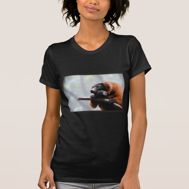Rot getrumpfter Lemur T-Shirt (Vorderseite)
