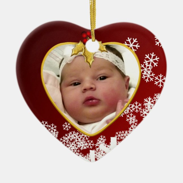 Rot mit dem ersten Weihnachtsherz des Schnee Babys Keramikornament (Vorne)