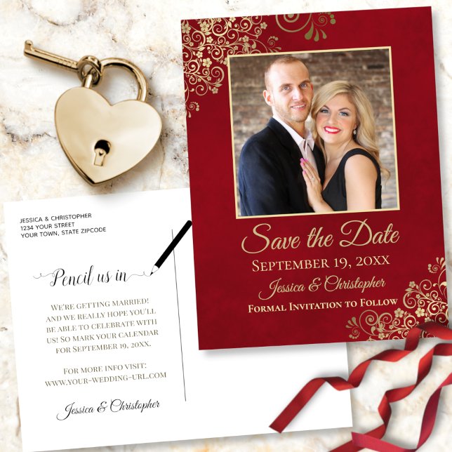 Rot mit Gold Frills Foto Save the Date Hochzeit Ankündigungspostkarte (Von Creator hochgeladen)