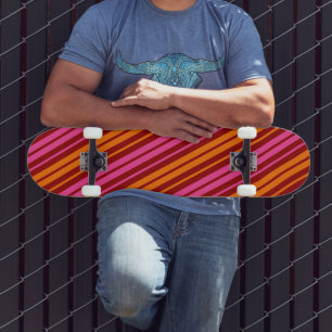 Rot Orange Pink Vertikale Streifen Design Skateboard