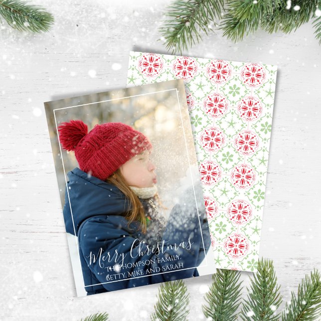Rot und Grün frohe Weihnachten Ein Foto (Merry Christmas photo card with red and green snowflake pattern,)