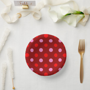 Rot und Rosa auf Maroon-Punkte-Design  Pappteller