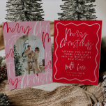 Rot und rosa Frohe Weihnachtskarte Feiertagskarte<br><div class="desc">Dies ist eine fette, moderne Weihnachtskarte mit einem wunderschönen kalligraphischen Schriftart in Rosa, Weiß und Rot. Bearbeiten Sie alle Formulierungen mit Ausnahme der Wörter "Fröhlich" und "Weihnachten" auf dieser Foto-Urlaubskarte. Alle Schriftart-Farben sind ebenfalls bearbeitbar. // Für weitere Urlaubskarten, suchen Sie "HOLIDAY CARDS" im aufregenden by Nicole Zazzle Store. * Wenn...</div>