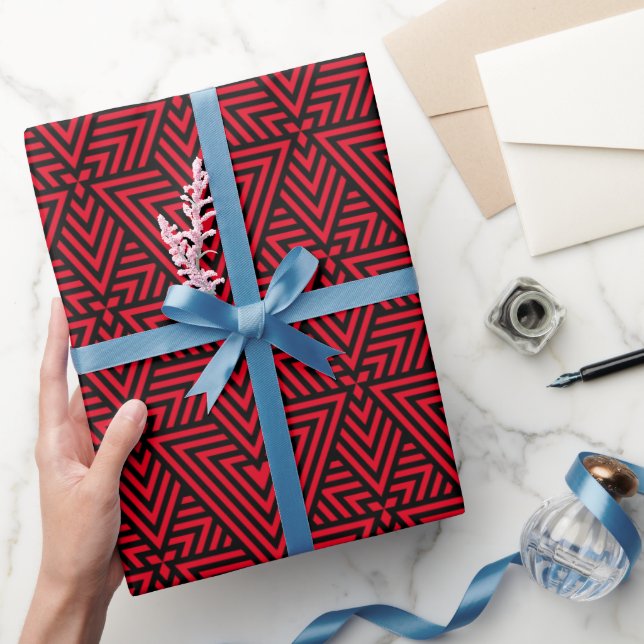 Rot und Schwarz Art Deco Dreieck Nahtloses Muster Geschenkpapier (Schenken)