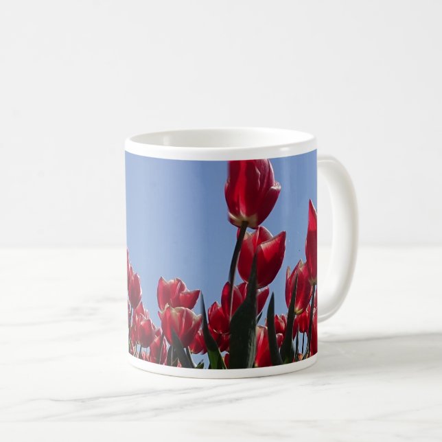Rot-Weiß-Tulips-Feld Panorama-Tasse Kaffee Kaffeetasse (VorderseiteRechts)