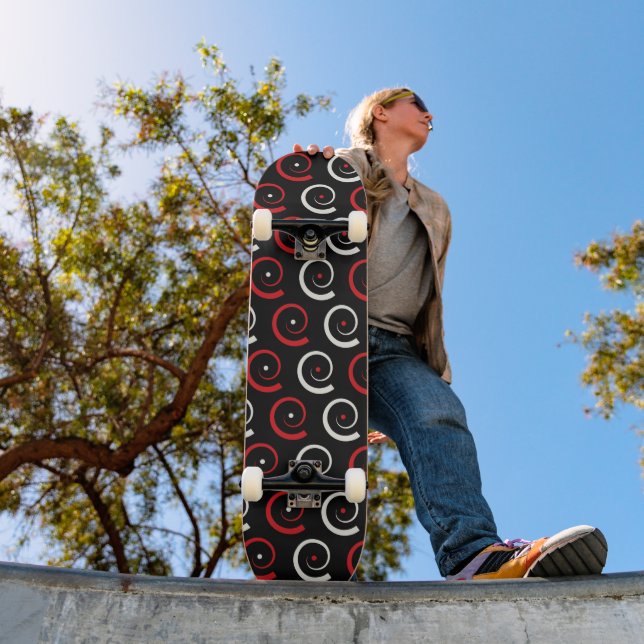 Rot & Weißes Spiral Muster Skateboard (Außenbereich 1)