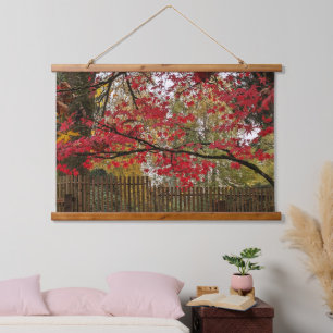 Rote Ahornblätter und Bambuszaun Foto Wandteppich Mit Holzrahmen