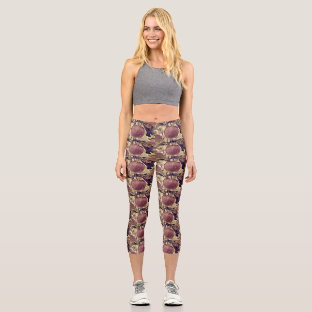 Rote Apfelfrucht und Blätter Aquarell fallen Capri Leggings (Vorderseite)