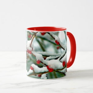 Rote Beeren im Schnee 2025 Tasse