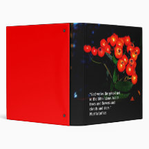 Rote Beeren mit Martin-Luther-Anführungsbinder