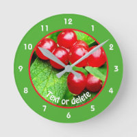 Rote Berries mit Personalisierten Regentropfen