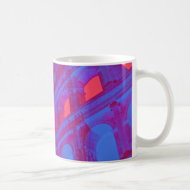 Rote, blaue digitale Kunst des Kolosseums und Stat Kaffeetasse (Rechts)