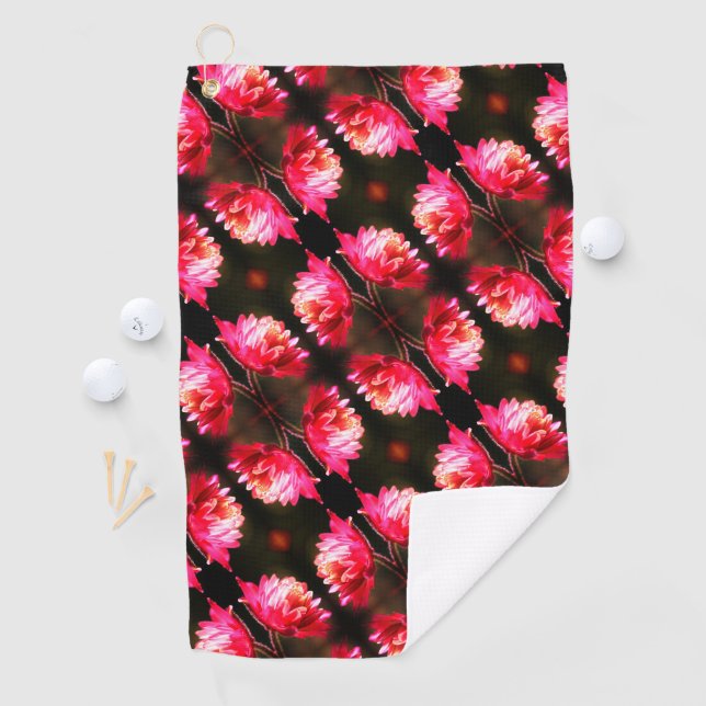 Rote Blume bei Sonnenlicht Nah-up Muster Golfhandtuch (Insitu)